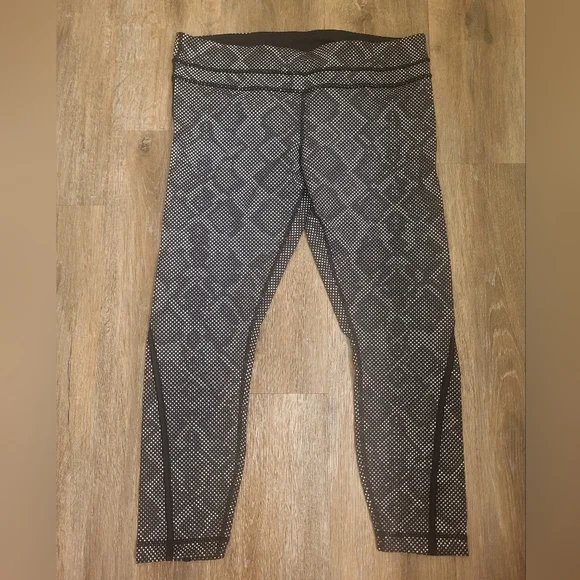 RARE Lululemon Pace Tight(Luxtreme) Lights Out Black/Ravish Reptile Silver 12 - Picture 7 of 15